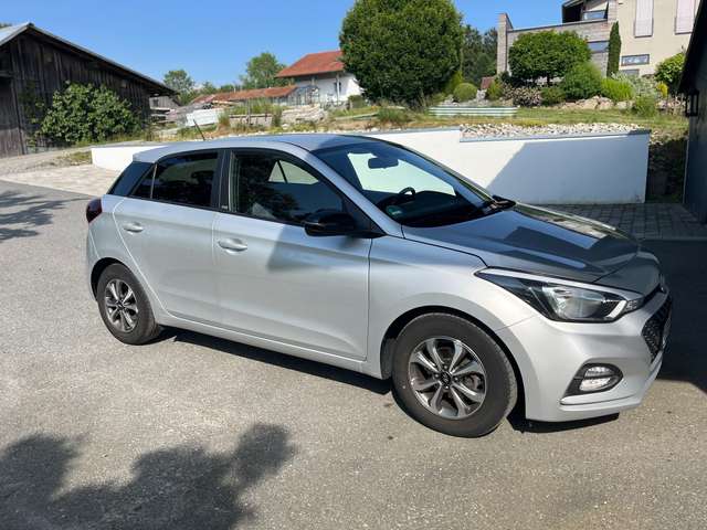 Hyundai i20 i20 blue 1.2 YES!