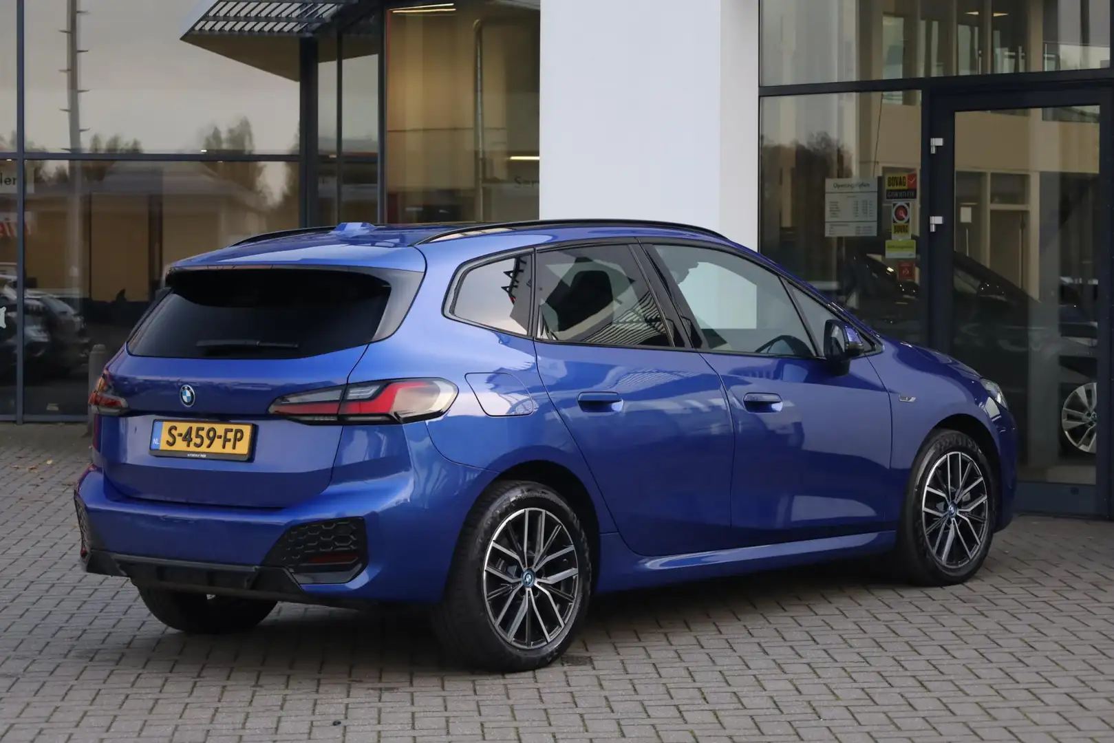 BMW 230 2-serie Active Tourer 230e xDrive 326PK / 240kW, A Modrá - 2