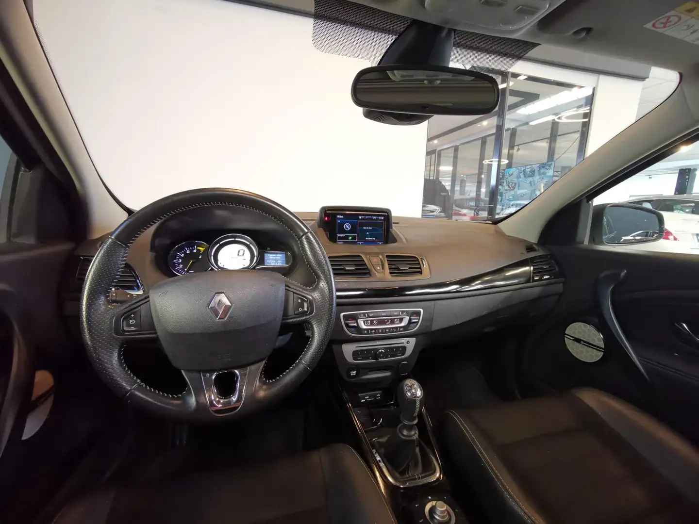 Renault Megane Estate 1.2 TCe Bose | NAVI | SCHUIF-DAK | AIRCO | Zwart - 2