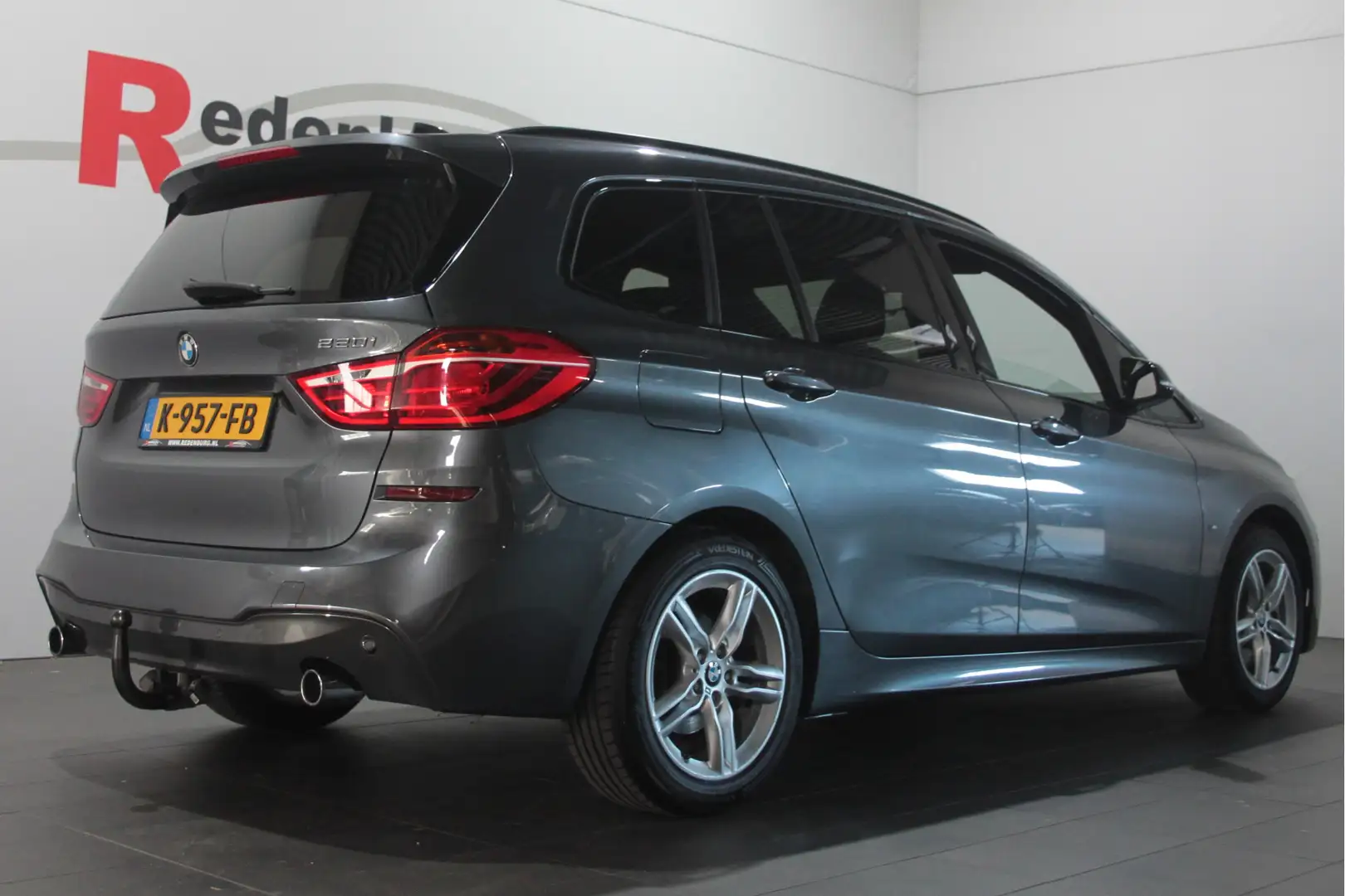 BMW 220 2-serie Gran Tourer 220i 7p. High Executive - M Ae Grau - 2