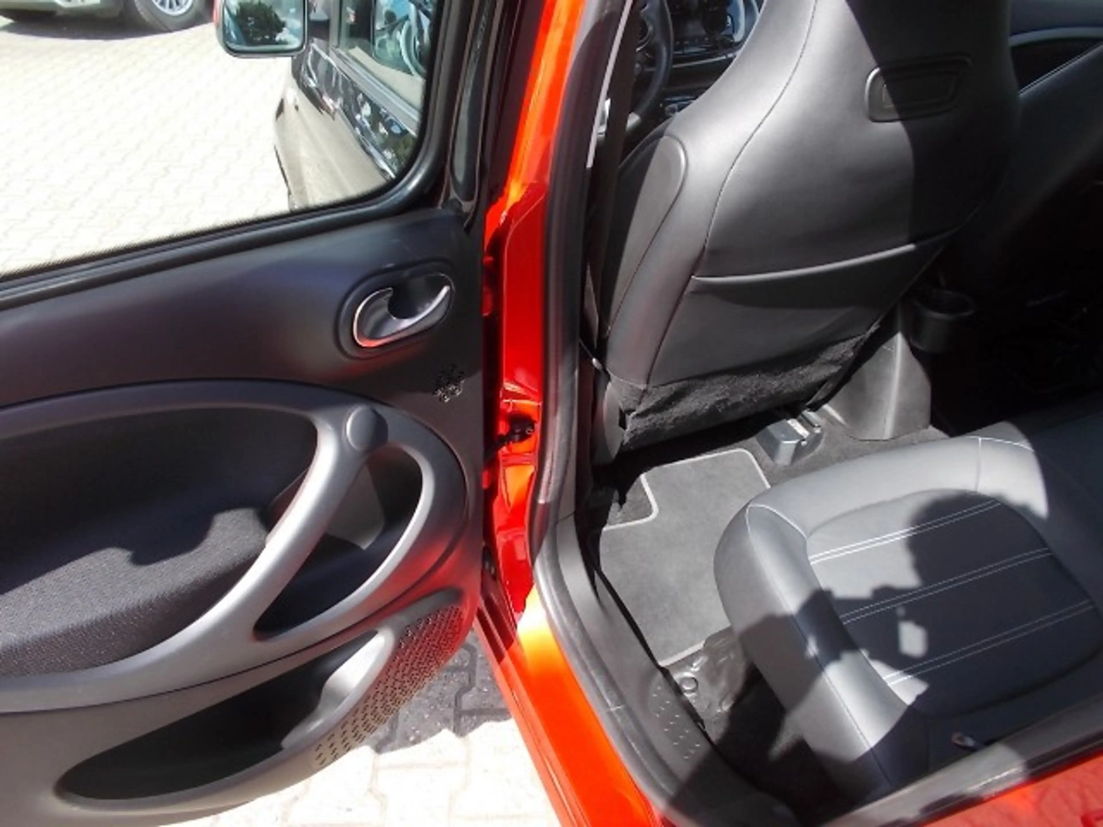 smart forFour Prime. Leder, Faltdach, SHZ, Allwetter — photo 13