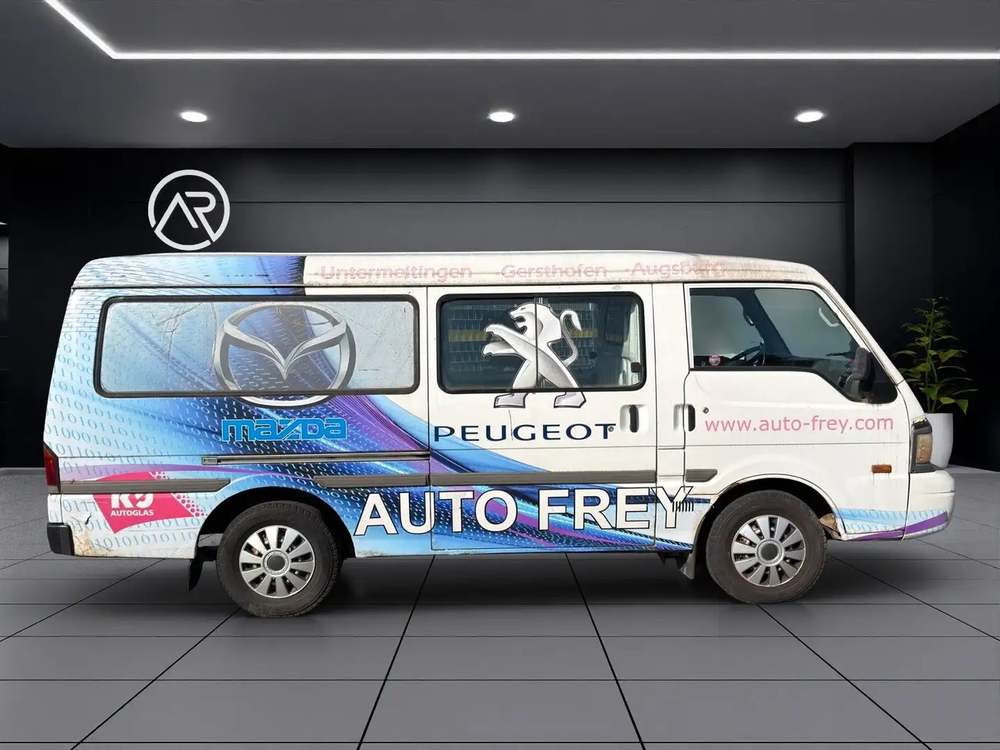 Mazda E Series / E2200*LANG*SERVO*GERMAN-BUS* Weiß - 1