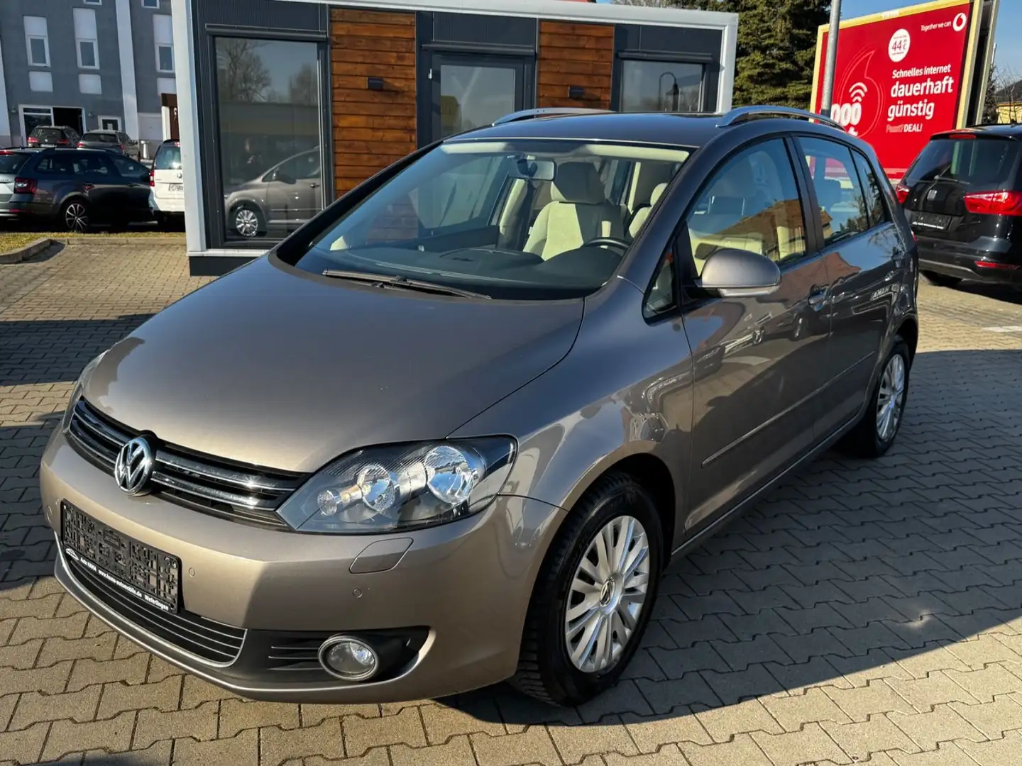 Volkswagen Golf Plus 1.4 TSI Highline *SHZ*PDC*6-GANG* Hnědá - 2