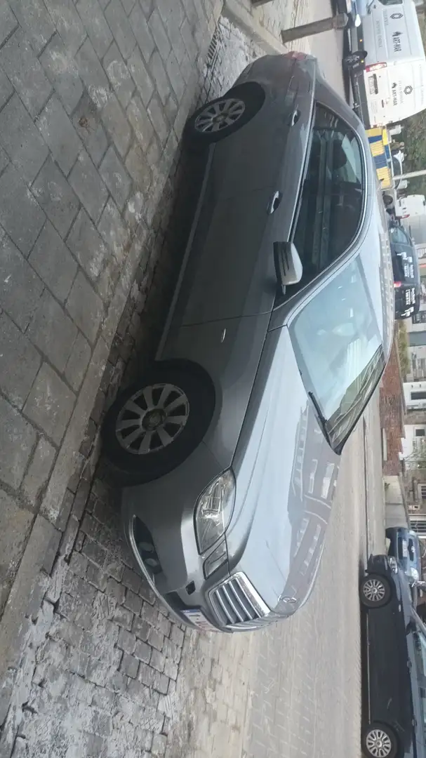 Mercedes-Benz E 200 CDI BE - 2