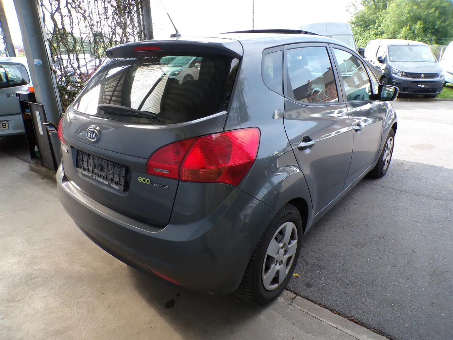 Kia Venga 1.4i 90cv gris 09/11 Airco GPS Caméra Cruise CD Gris - 2