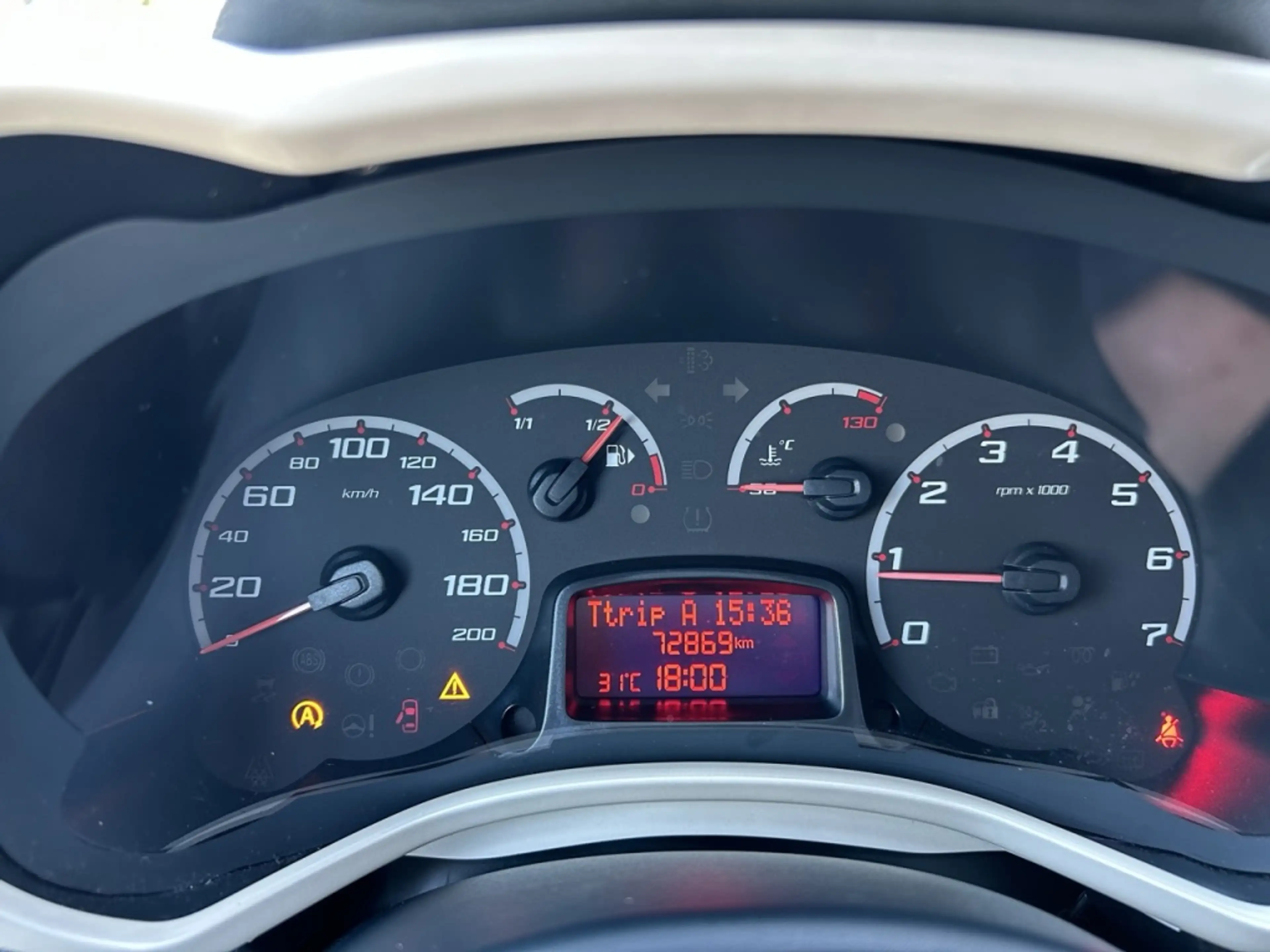 Ford Ka/Ka+ 1.2 69pk Titanium X — photo 7