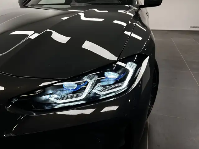 BMW M4 view 9