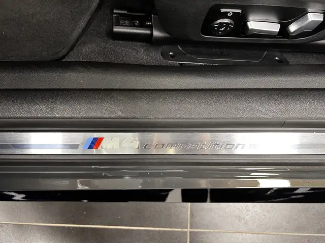 BMW M4 view 15