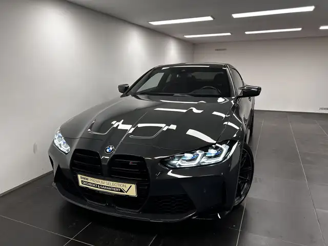 BMW M4 view 7