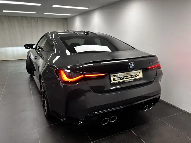 BMW M4 view 10