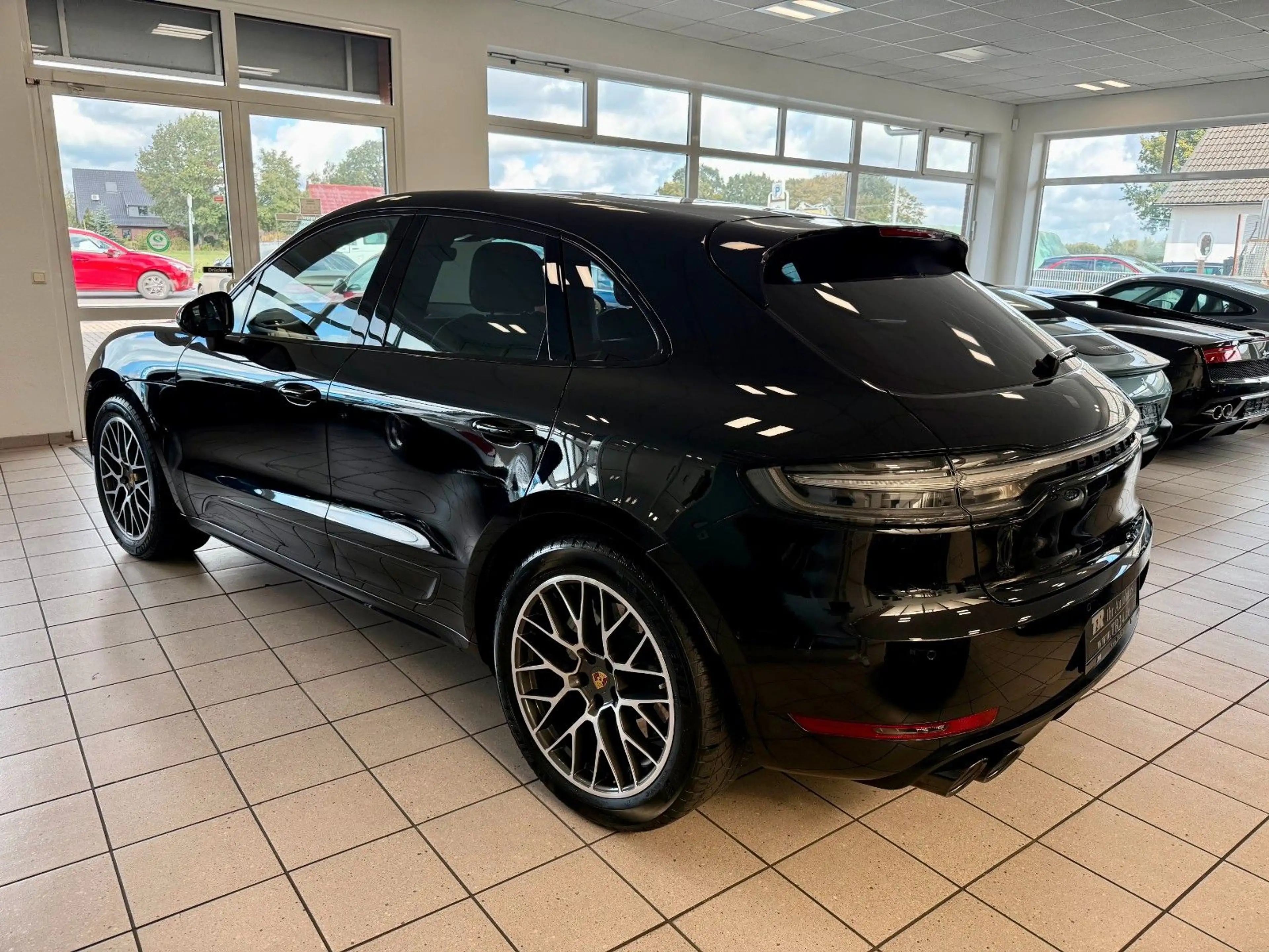 Porsche Macan GTS Luftfederung/Panorama/Carbon/21Zoll — photo 3