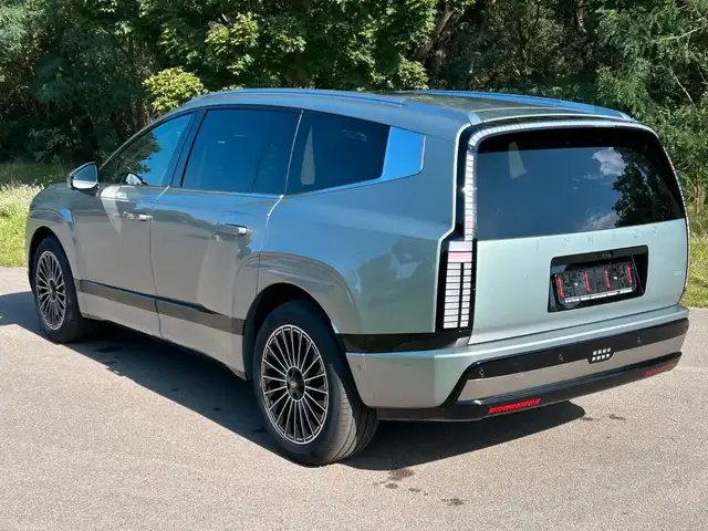 Hyundai Ioniq 9 view 4