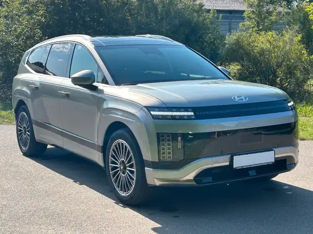 Hyundai Ioniq 9 view 3