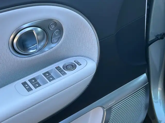 Hyundai Ioniq 9 view 15