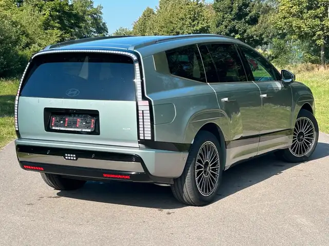 Hyundai Ioniq 9 view 6