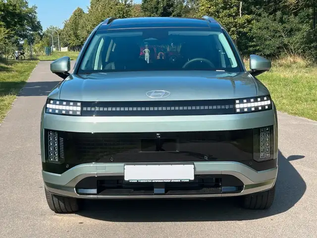 Hyundai Ioniq 9 view 2