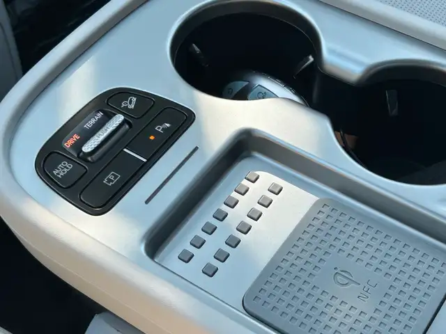 Hyundai Ioniq 9 view 14