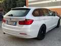 BMW 320 320d Touring Luxury - thumbnail 3