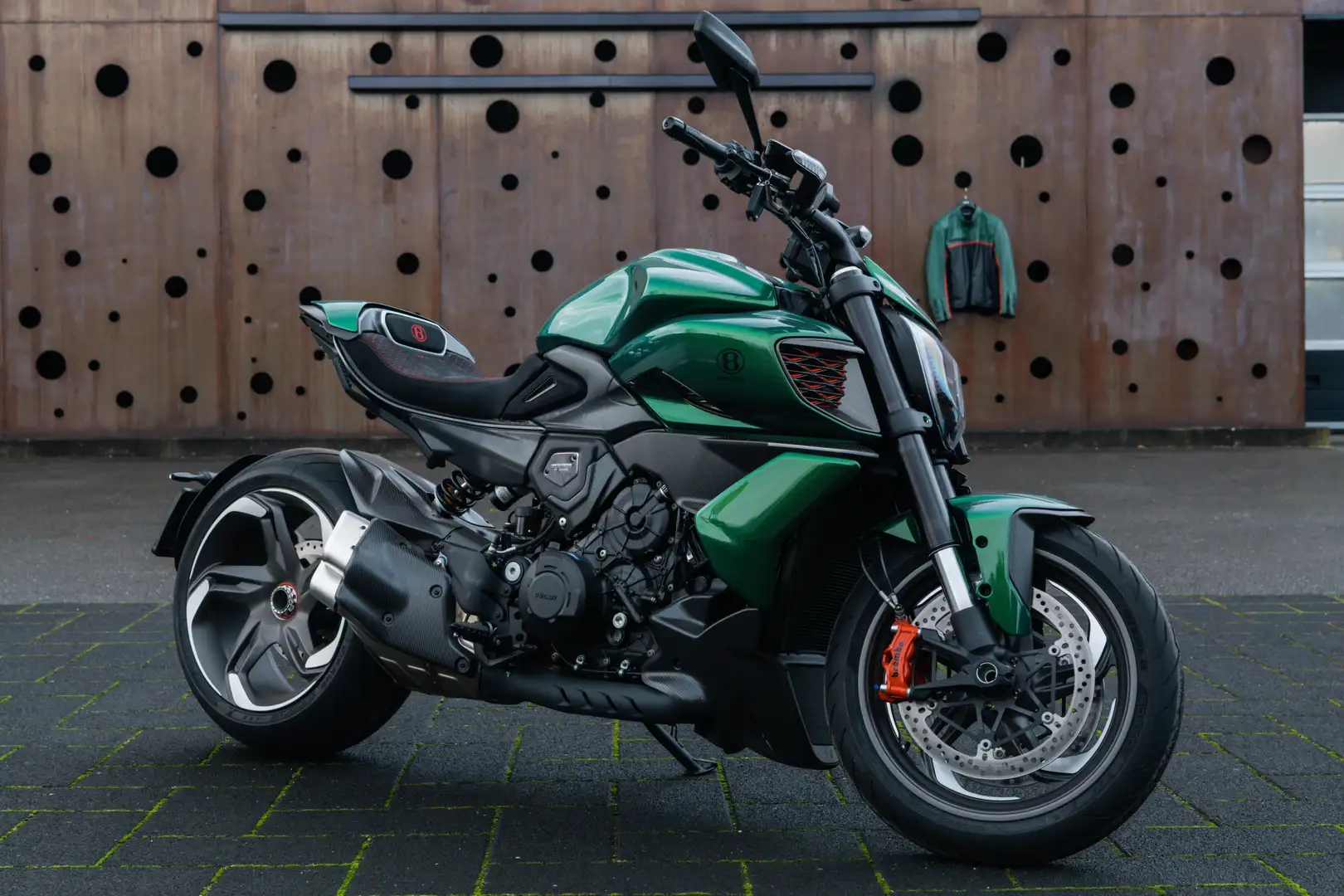 Ducati Diavel V4 for Bentley | 1e Eigenaar | Origineel NL | Limi Verde - 1