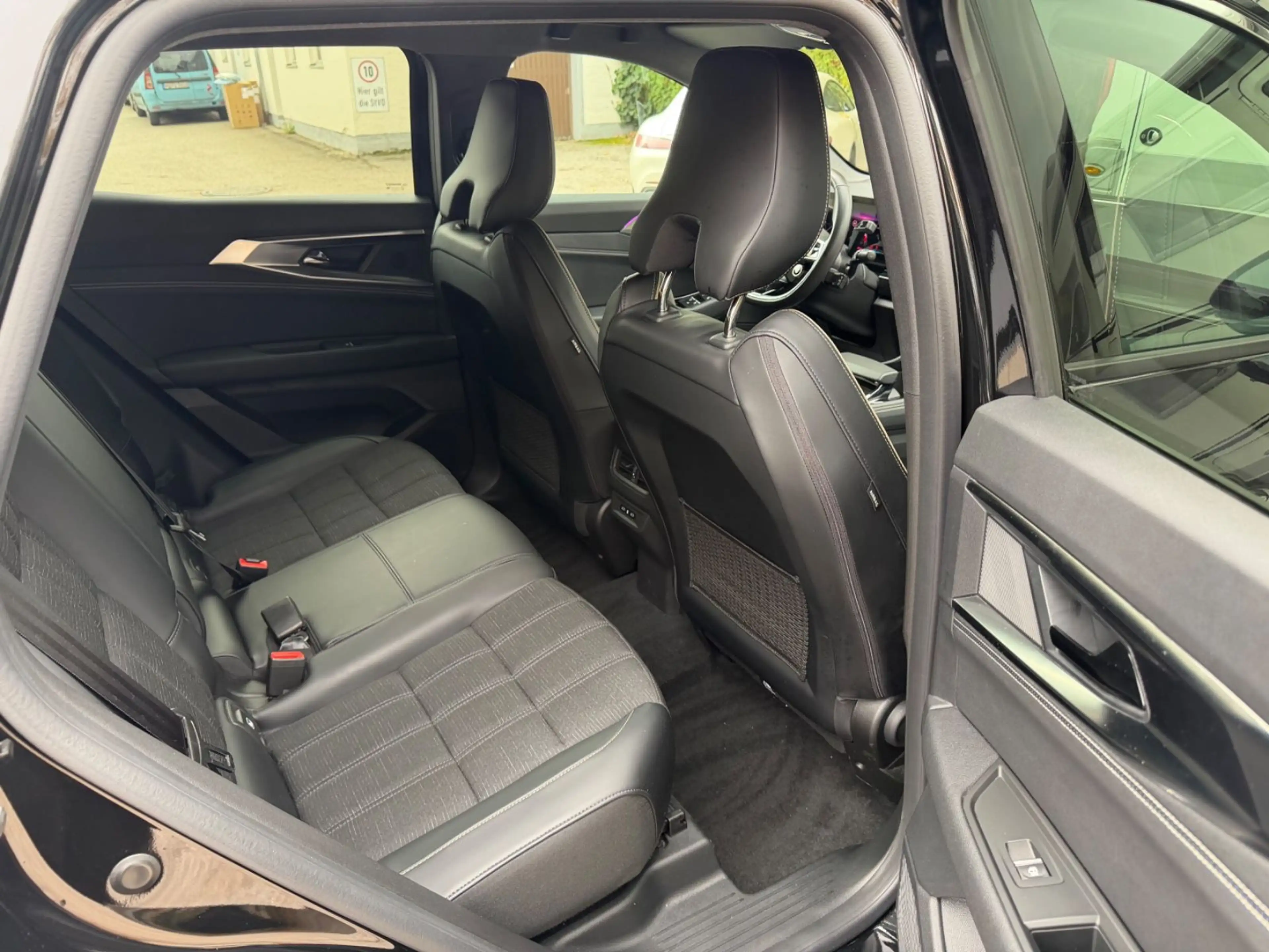 Renault Austral 1,3 ICONIC ESPRIT ALPINE LED/ALU 20"/KAM — photo 12