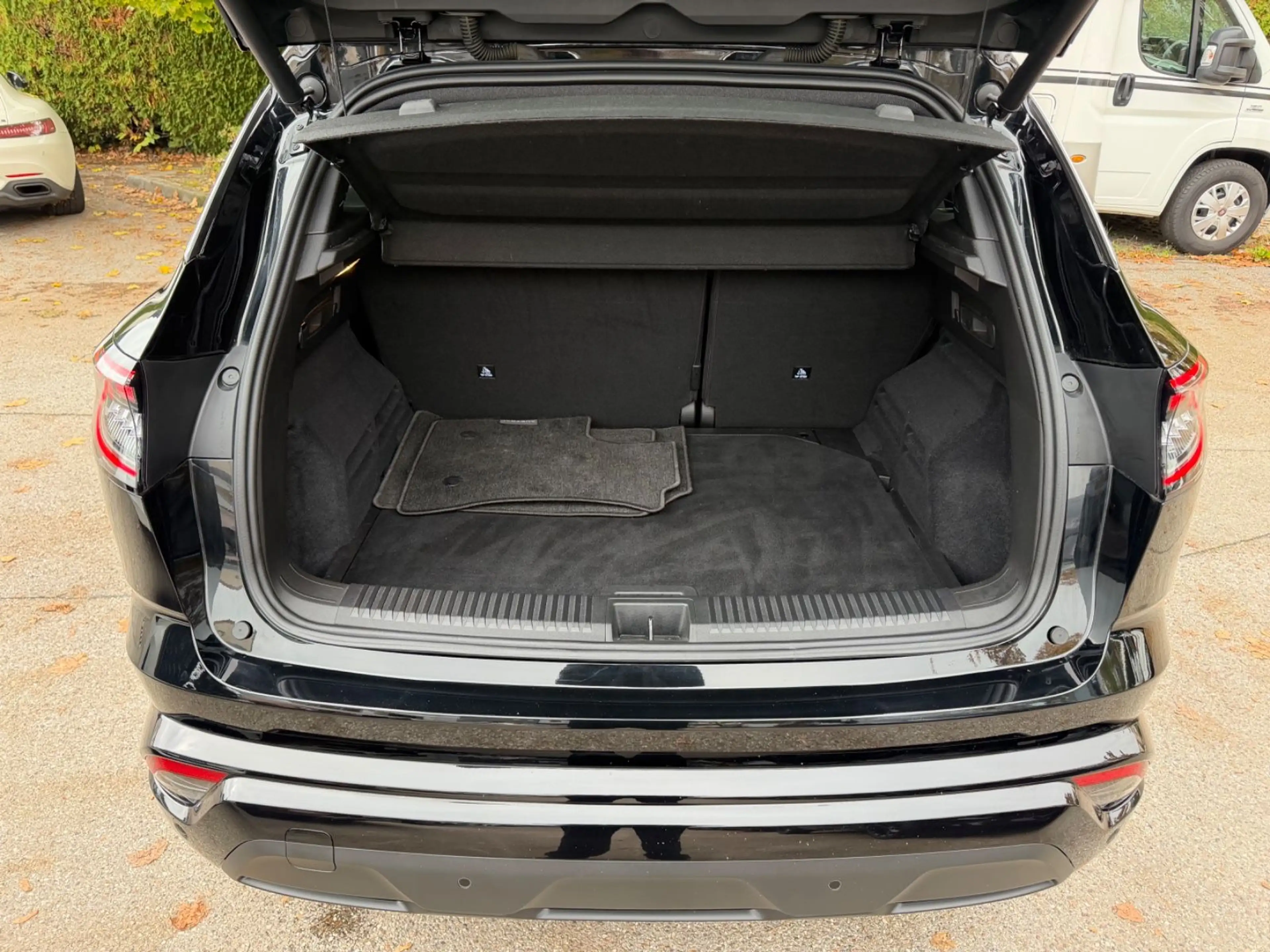 Renault Austral 1,3 ICONIC ESPRIT ALPINE LED/ALU 20"/KAM — photo 11
