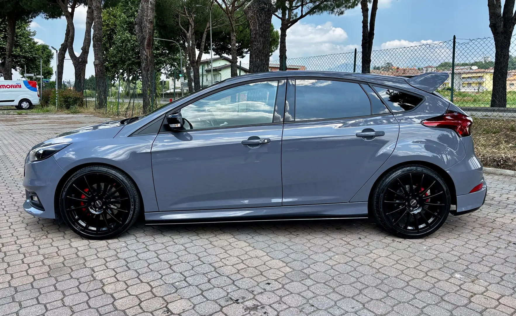 Ford Focus Focus 5p 2.0 ecoboost ST 250cv Gris - 2