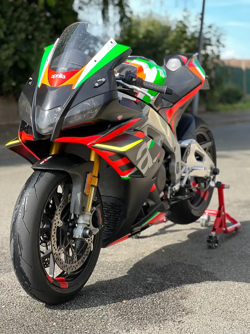 Aprilia RSV4 1100 factory - 1