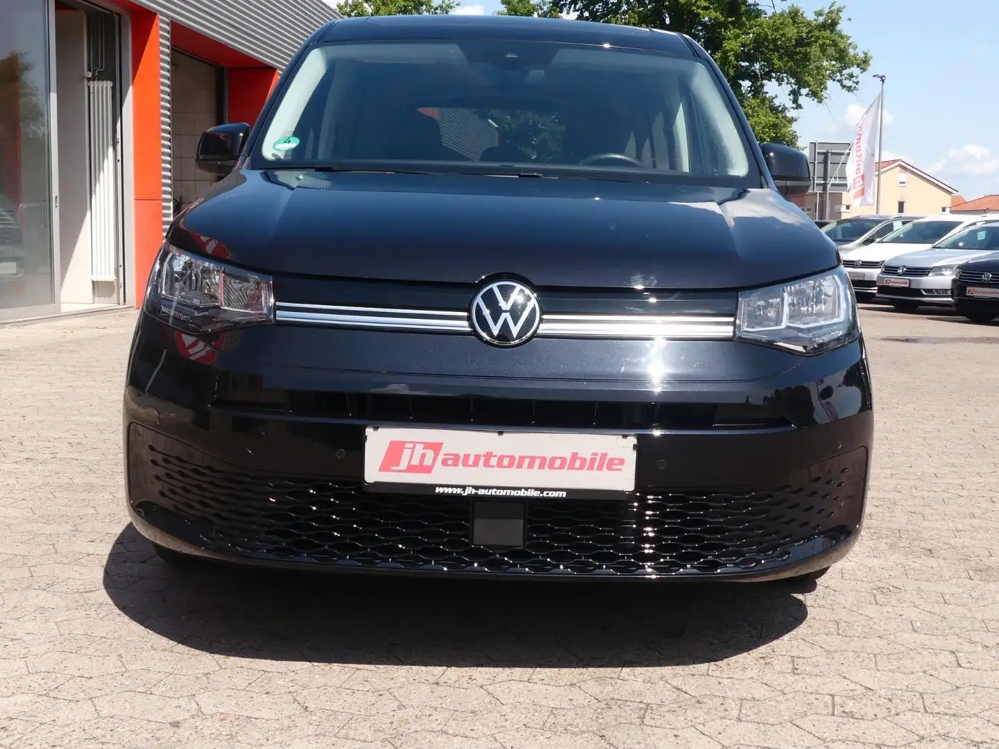 Volkswagen Caddy Life DSG Navi*Panorama*SHZ*8-fach*ACC Black - 2
