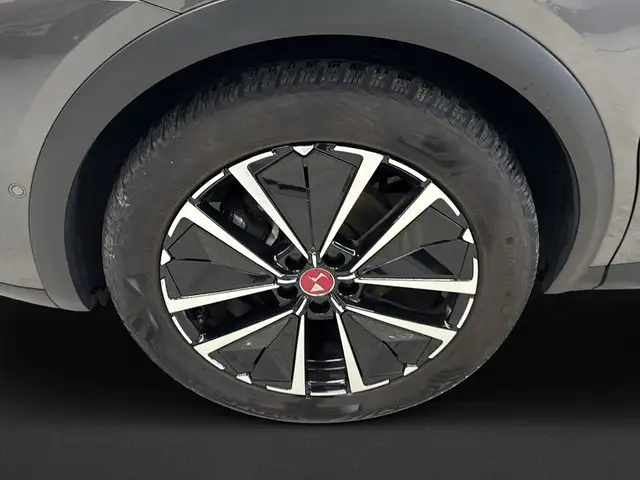 DS Automobiles DS 7 view 8