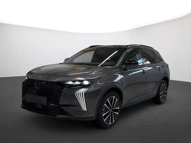 DS Automobiles DS 7 view 2
