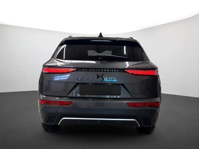 DS Automobiles DS 7 view 4