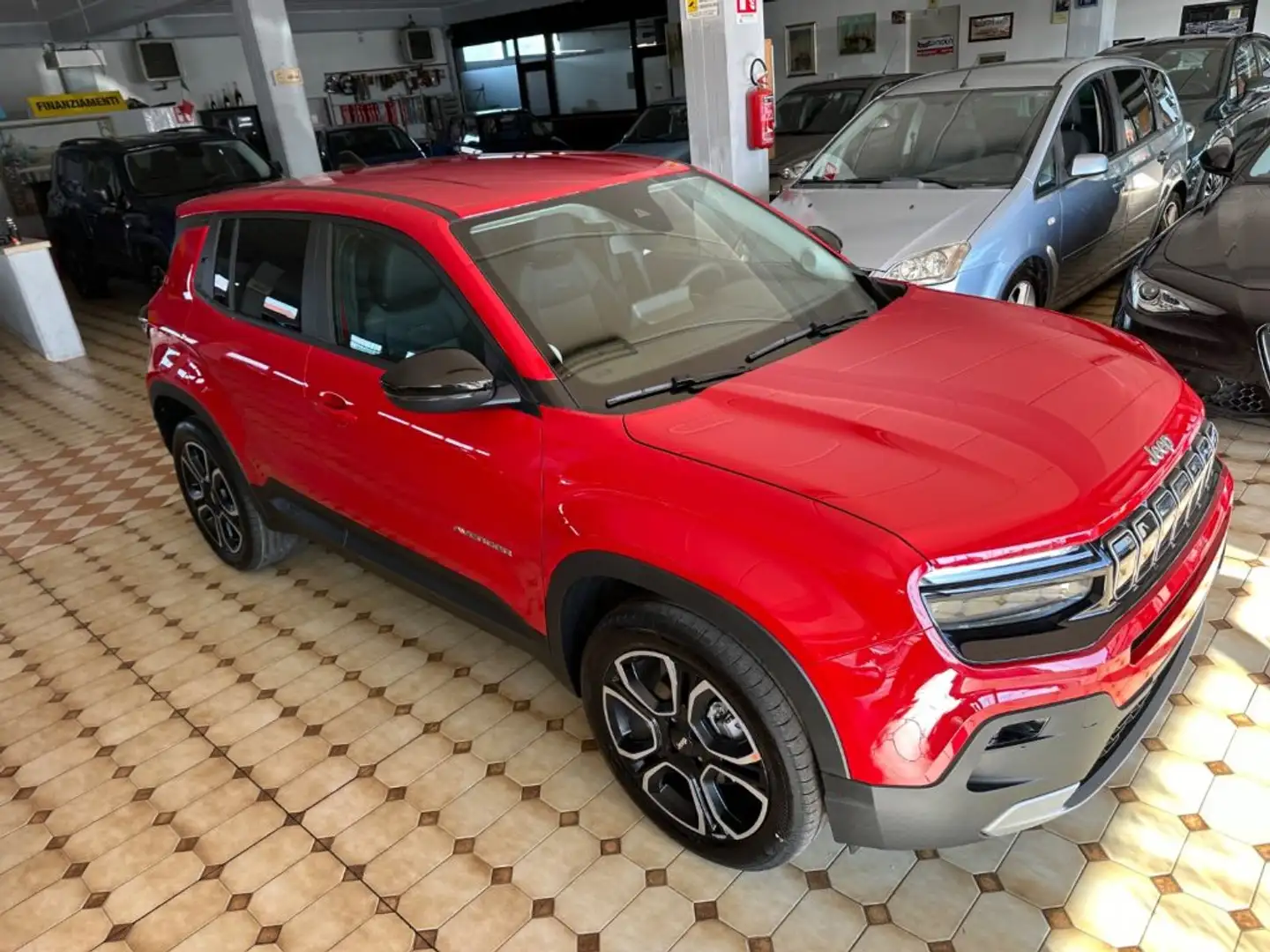 Jeep Avenger 1.2  Altitude con PACK STYLE e P. FULL LED + 18'' Rouge - 2