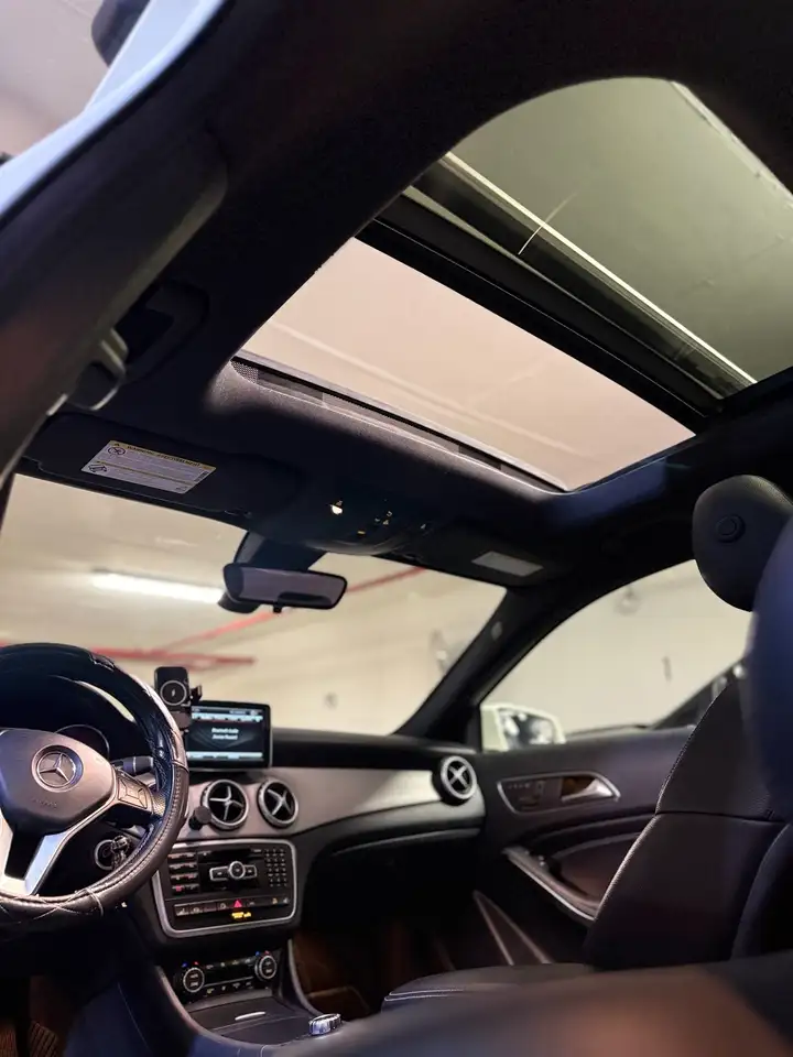 Mercedes-Benz GLA снимка Mercedes-Benz GLA