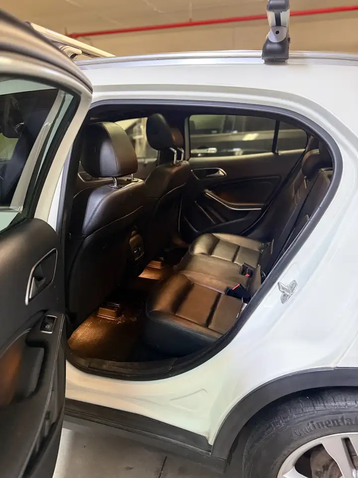 Mercedes-Benz GLA снимка Mercedes-Benz GLA