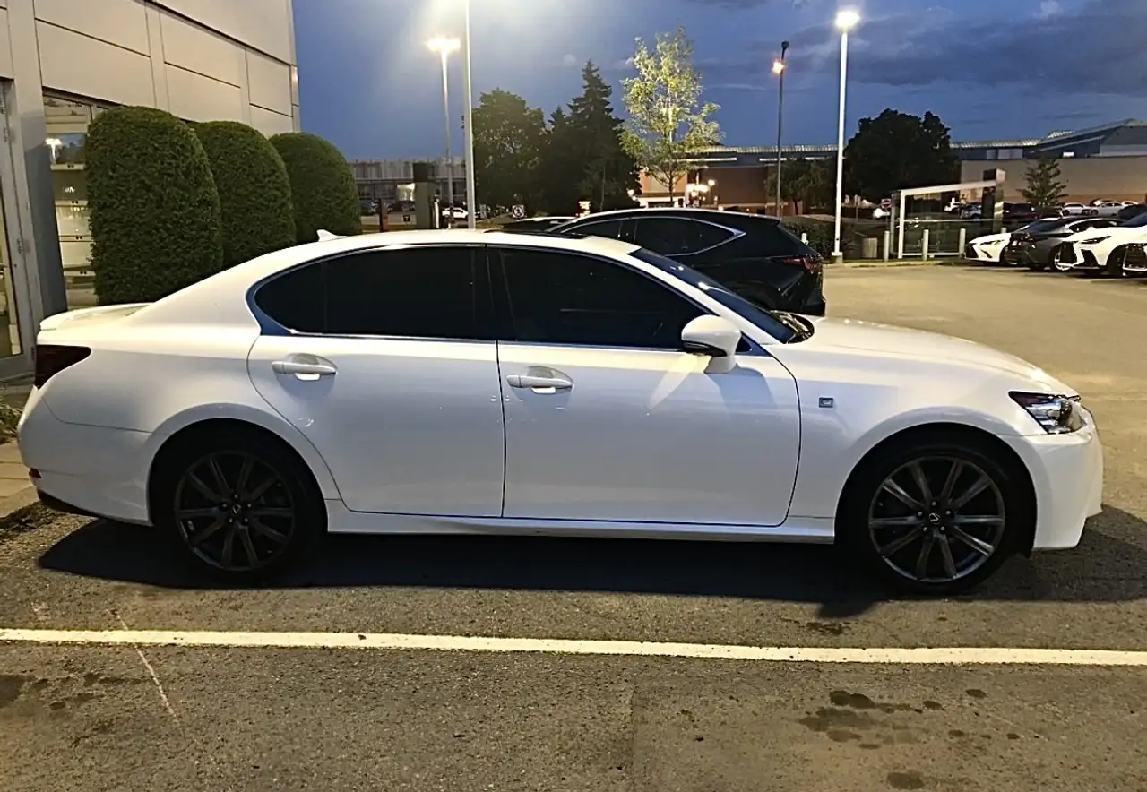 Lexus GS снимка Lexus GS