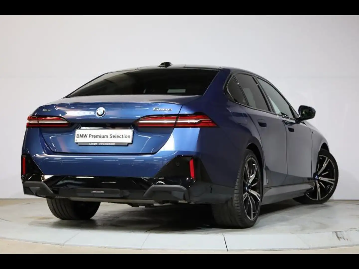 BMW 550 e xDrive Berline Kit M Sport Blauw - 2