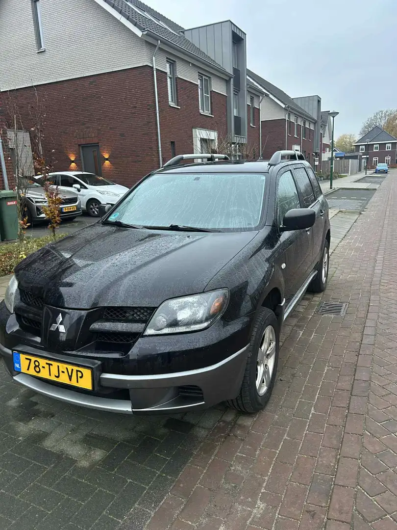 Mitsubishi Outlander 2.0 4WD Invite - 1