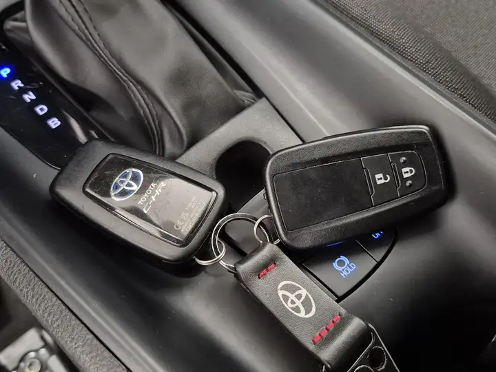Toyota C-HR 125H Active 2023, foto 16