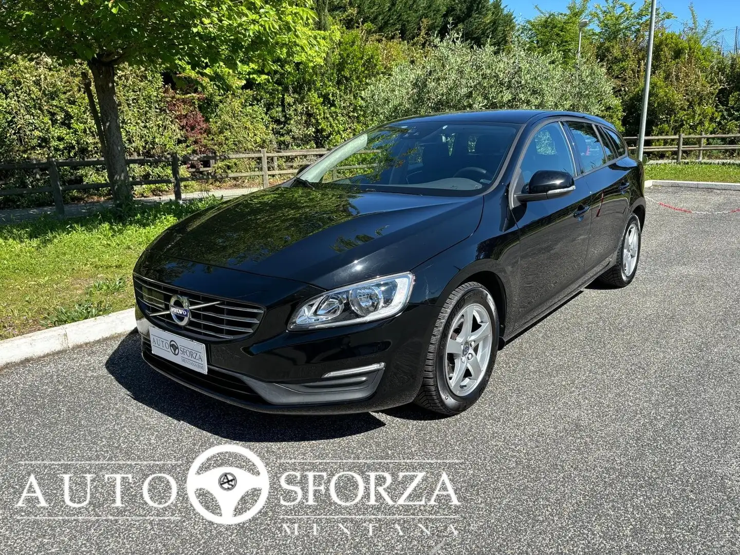 Volvo V60 2.0 d2 Business Geartronic TagliandataNazionale E6 Nero - 1