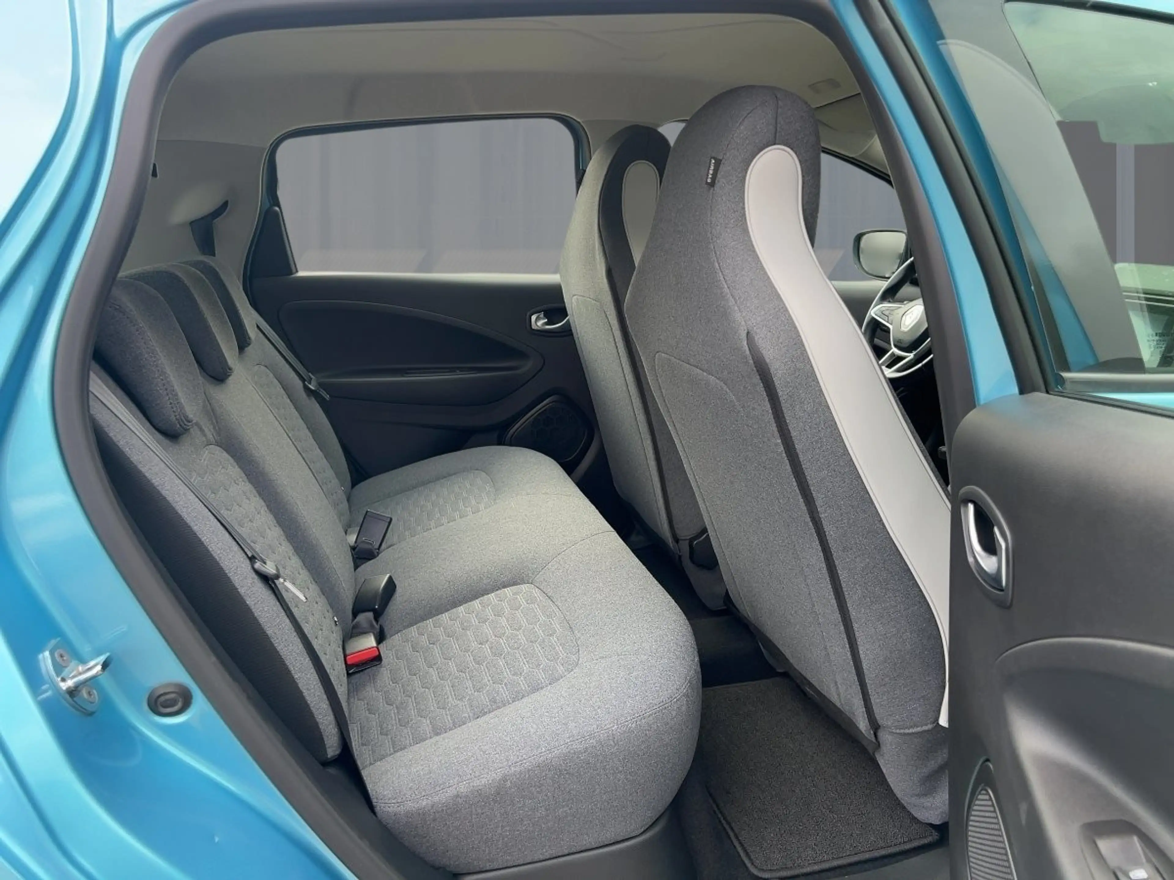Renault ZOE R135 Z.E. 50 Experience CCS — photo 9
