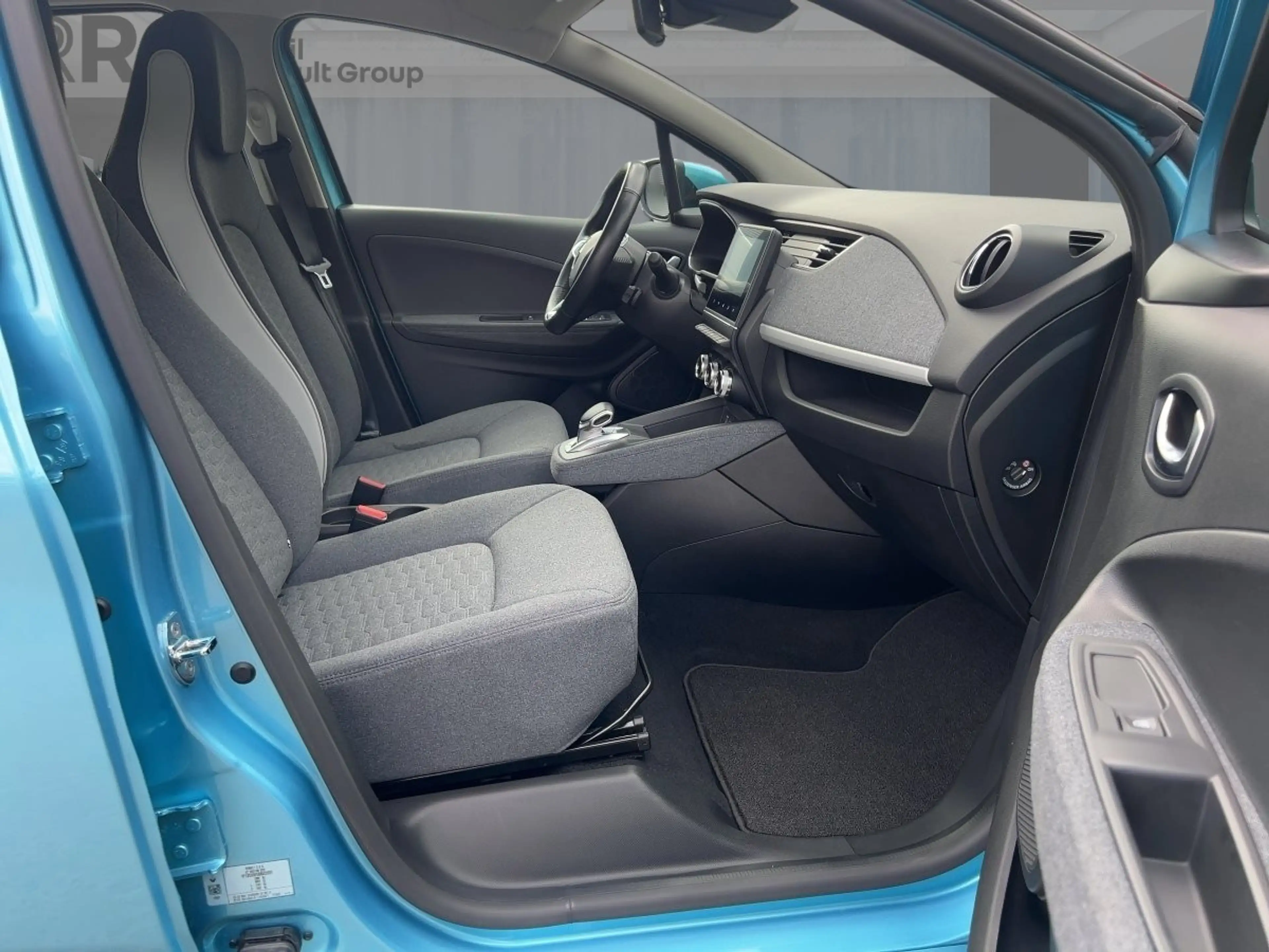 Renault ZOE R135 Z.E. 50 Experience CCS — photo 8