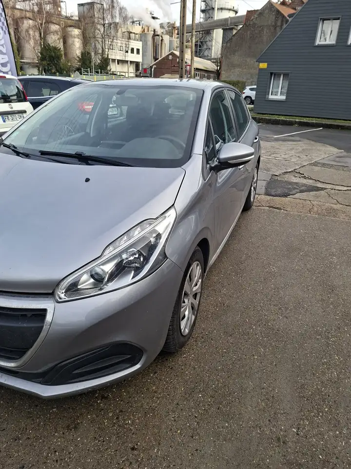 Peugeot 208 BlueHDi 100ch S\u0026S BVM5 Active
