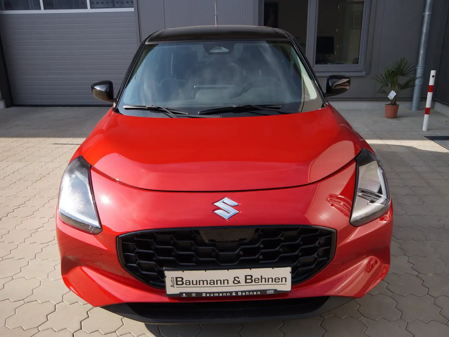 Suzuki Swift 1.2 Hybrid MT Comfort Rouge - 2