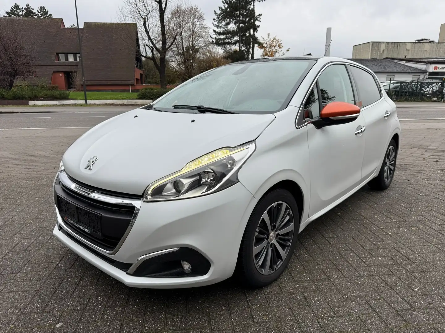 Peugeot 208 208 1.2 ROLAND GARROS Blanc - 1