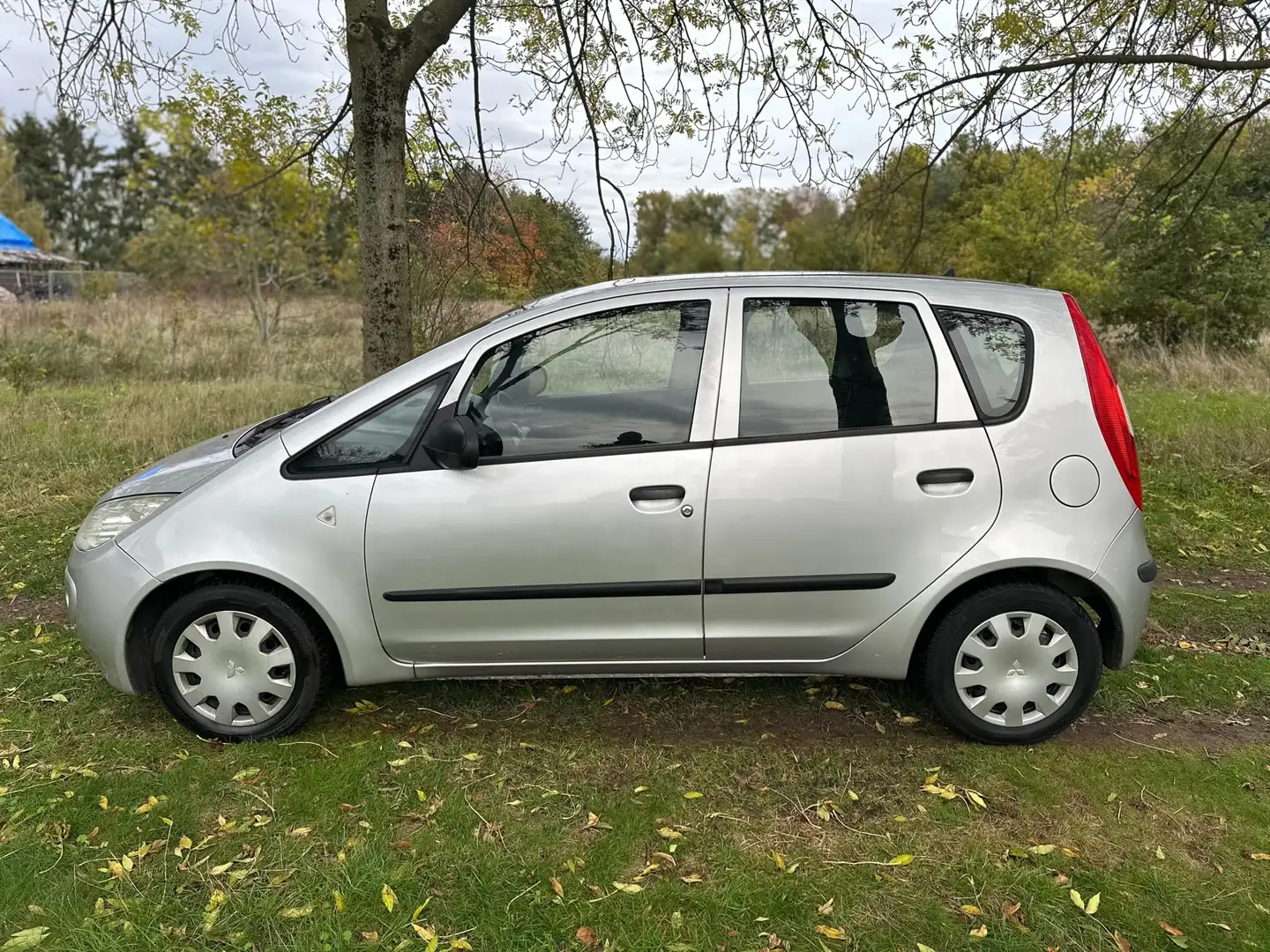 Mitsubishi Colt 1.1 Incharge APK 26-02-2027 Grau - 2