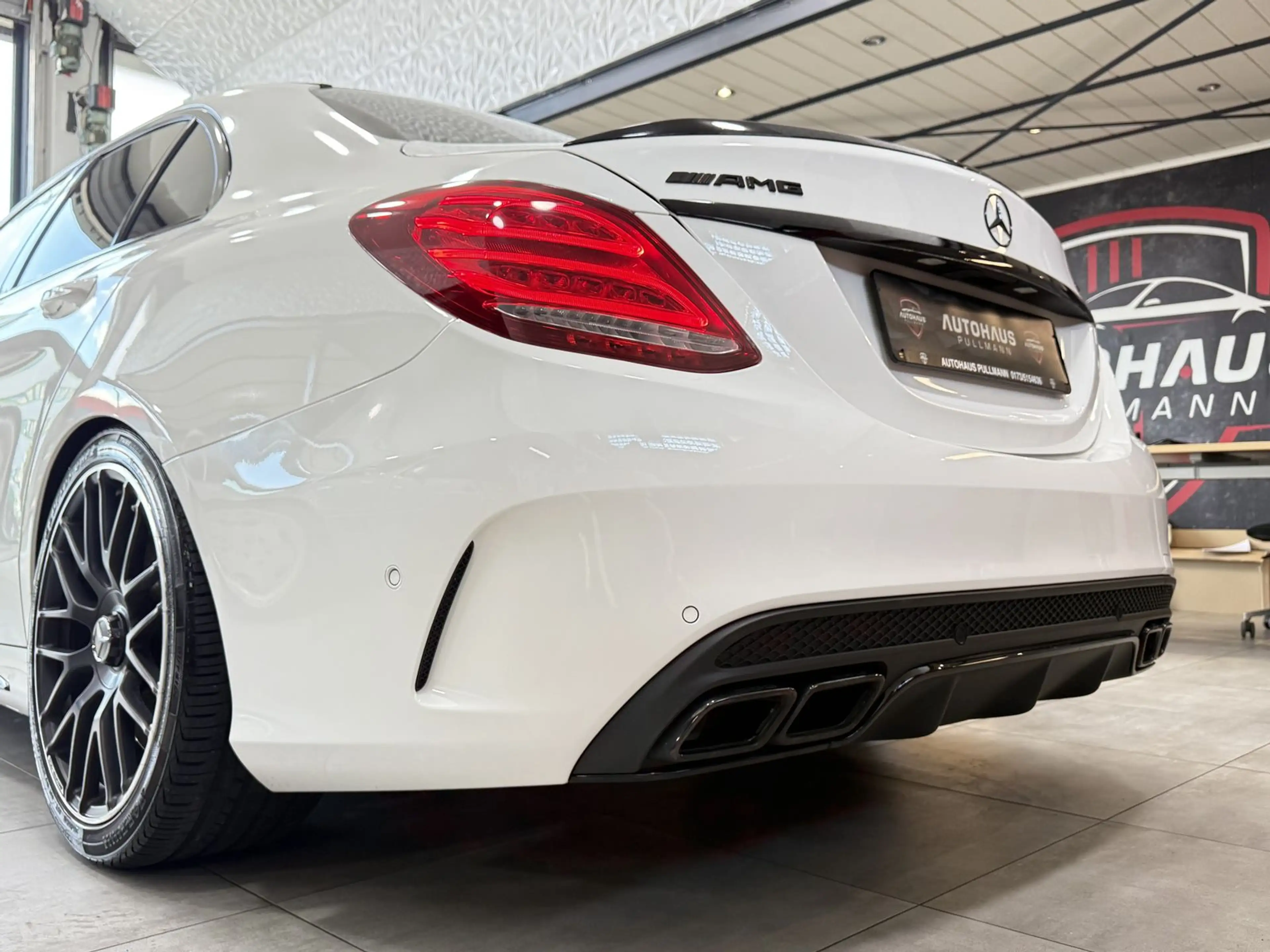 Mercedes-Benz C 63 AMG *SPORTSITZE+PANO+AMBIENTE — photo 9