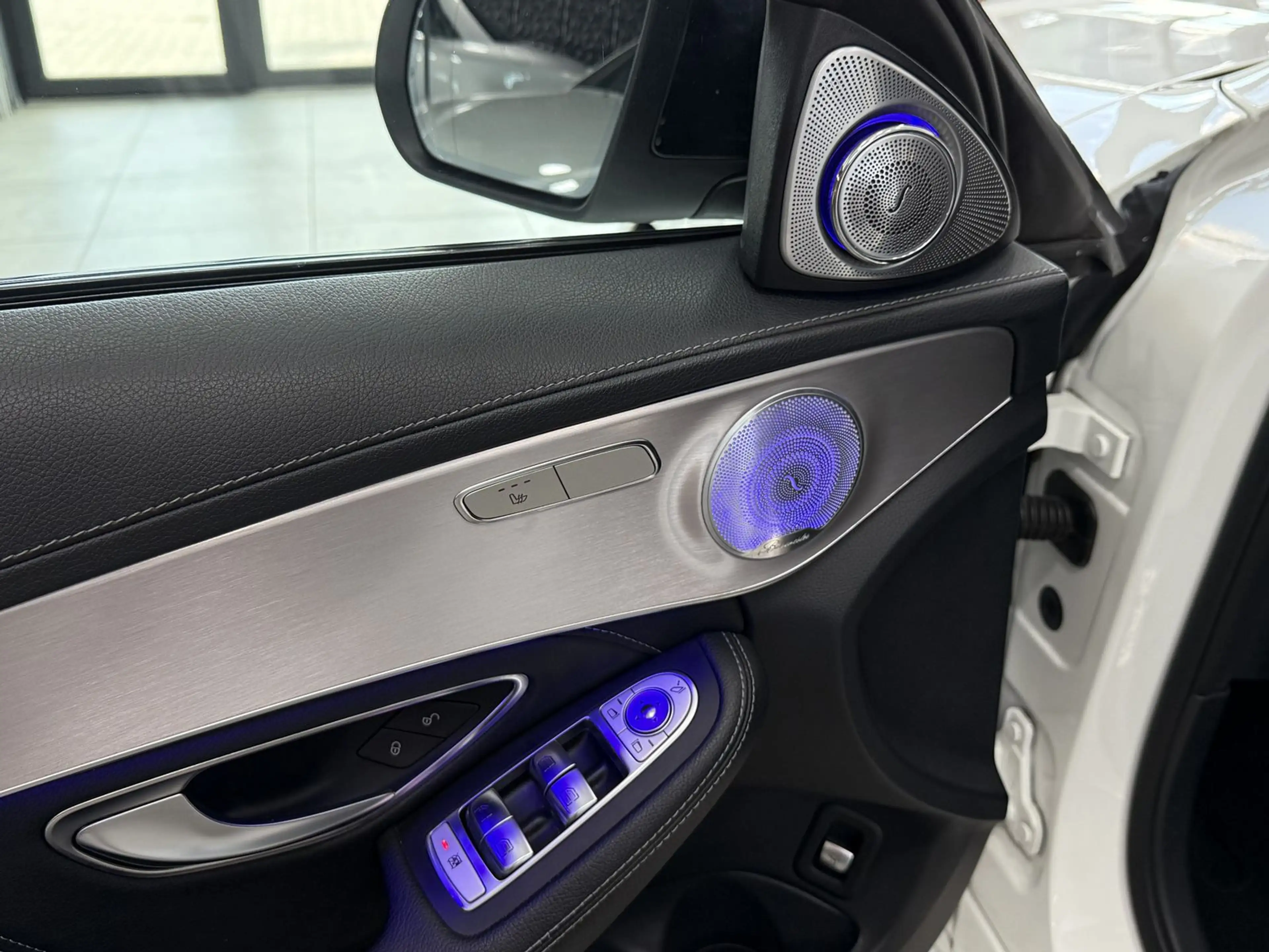 Mercedes-Benz C 63 AMG *SPORTSITZE+PANO+AMBIENTE — photo 8
