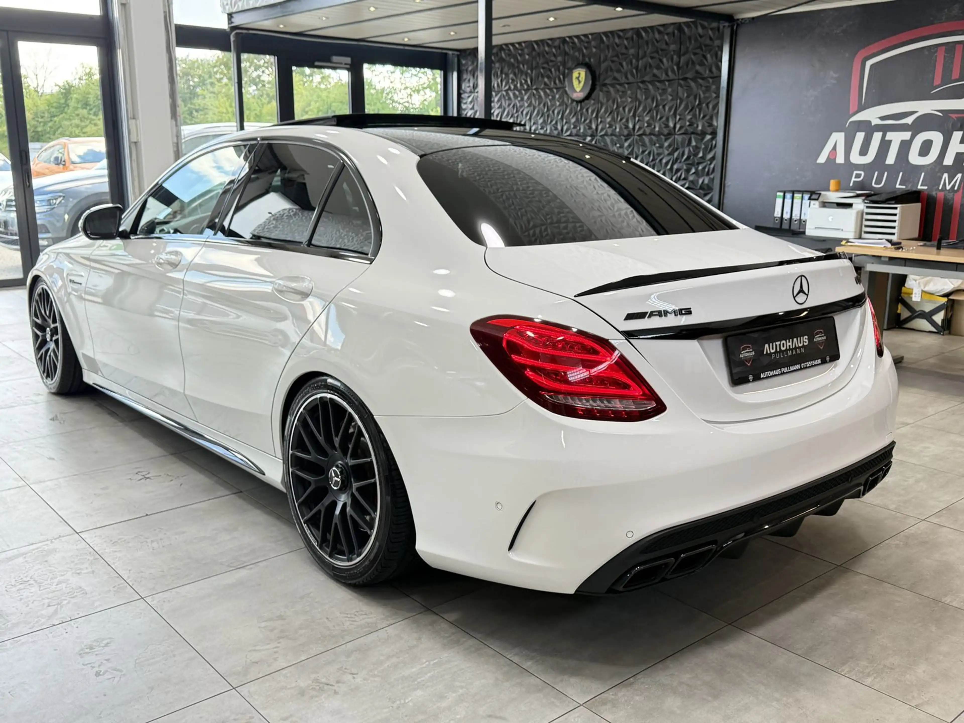 Mercedes-Benz C 63 AMG *SPORTSITZE+PANO+AMBIENTE — photo 4