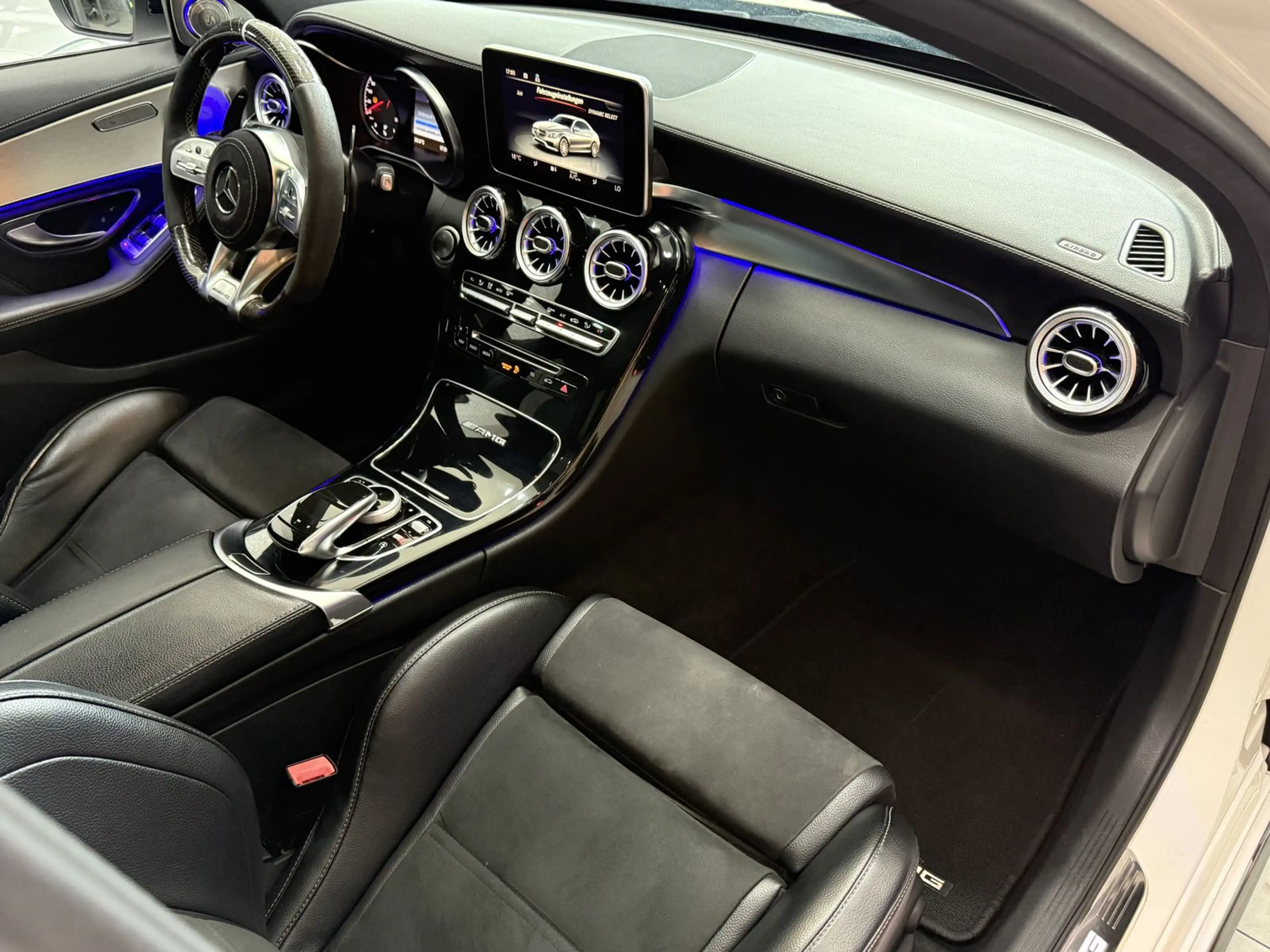 Mercedes-Benz C 63 AMG *SPORTSITZE+PANO+AMBIENTE — photo 15