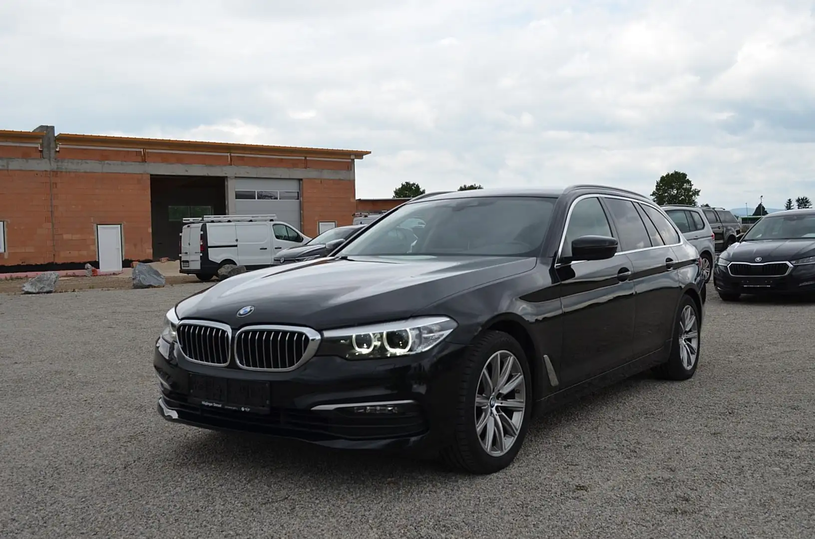 BMW 520 d xDrive Touring Aut. Schwarz - 2